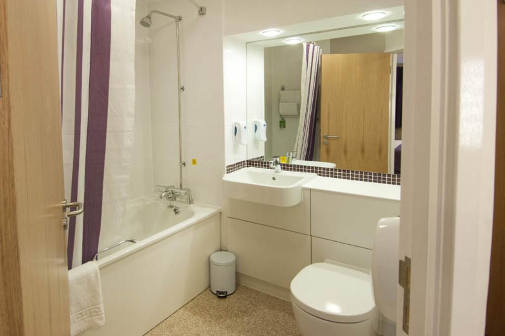 Premier Inn Ashford Central Quarto foto